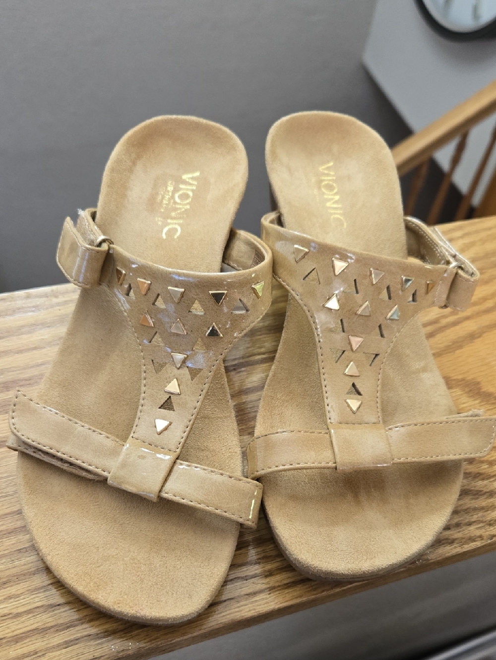 Vionic Maggie T-strap Wedge Sandal - 6
